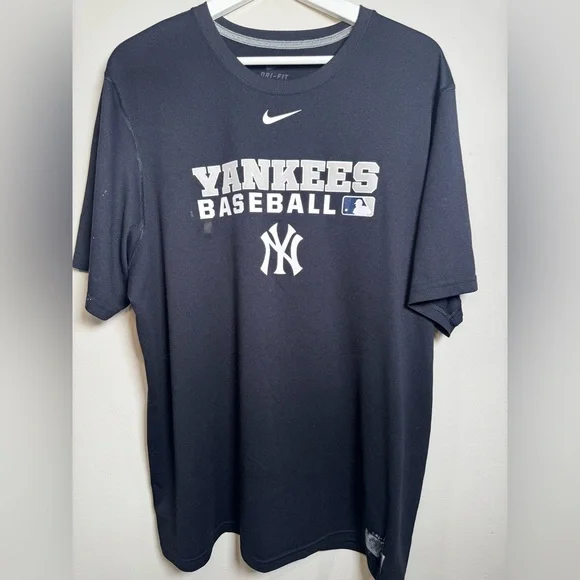 Nike Dri-Fit New York Yankees WITH Flaws Size XL - Picture 1 of 6